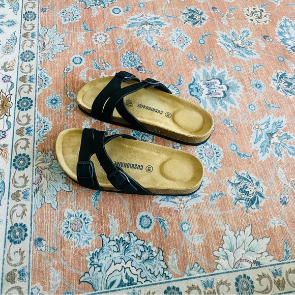 Cushionaire Shoes - Black Elegant Cross-Strap Sandals